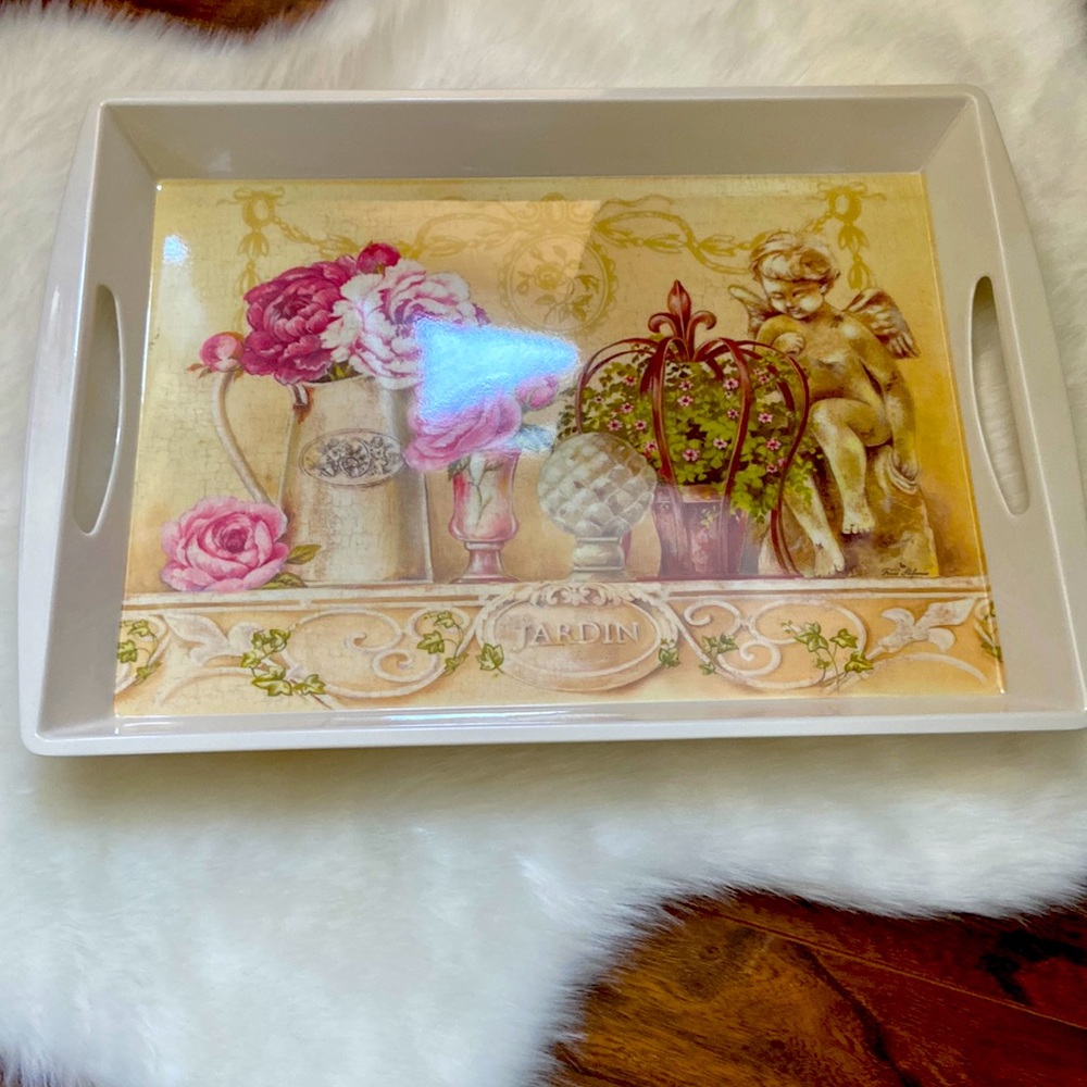 Beautiful Victorian style serving tray.